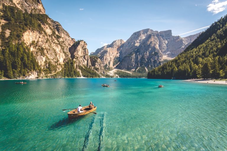 Unleash the Adventure: Why a Tourist Guide Can Transform Your Travel Experience